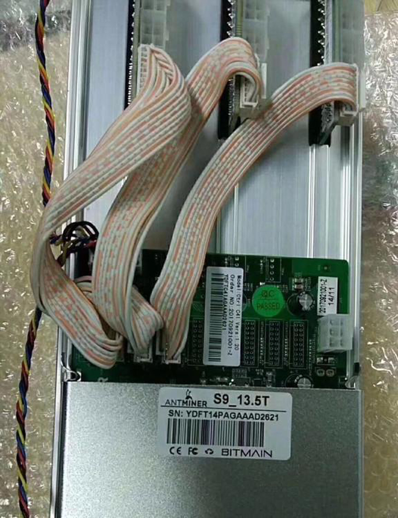 Lo-keji-Ọwọ-Antminer-s9-13-5th-s-Bitcoin-Asic-Miner-S9-pẹlu-pc-